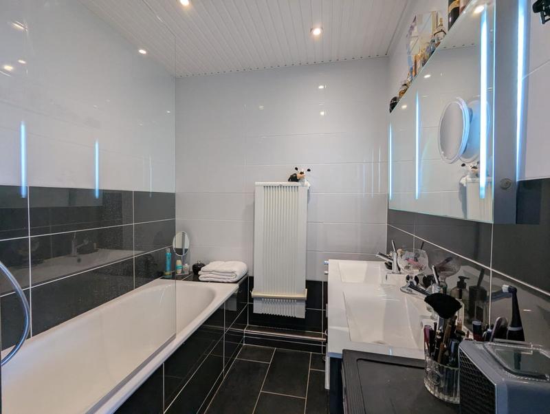 Duplex - 198 m² - 5 pièces