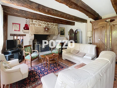 Maison - 210 m² - 8 pièces