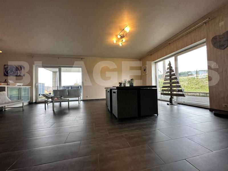 Maison - 200 m² - 5 pièces