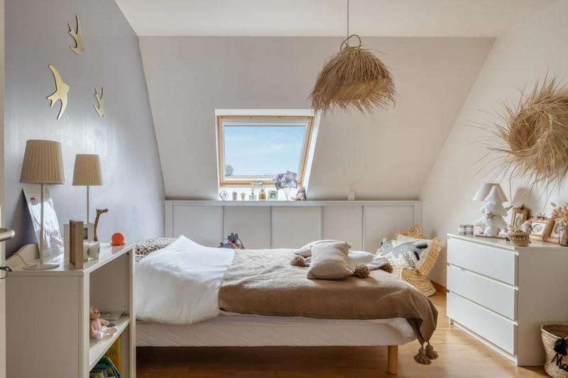 Maison - 235 m² - 7 pièces