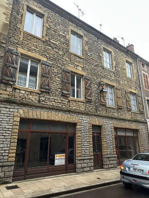 Maison de village - 270 m² - 8 pièces