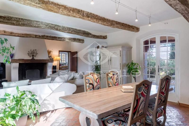 Villa - 188 m² - 7 pièces