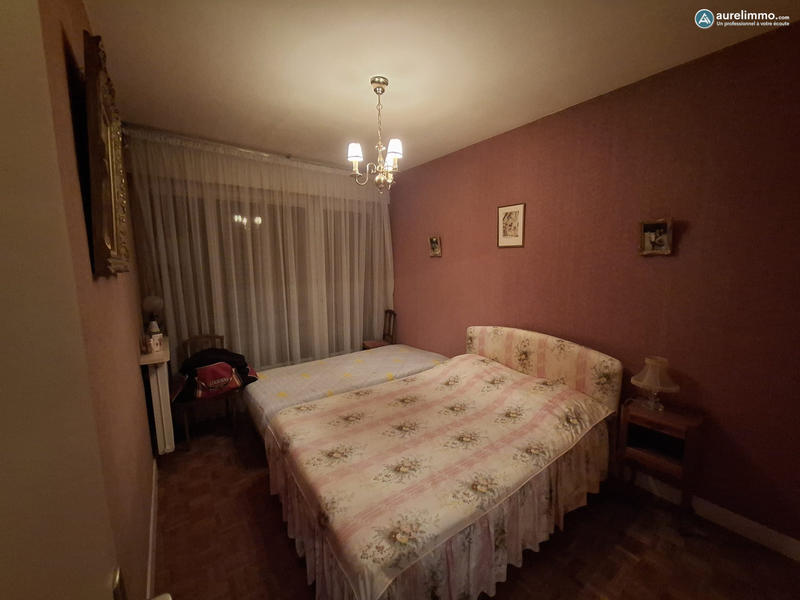 Maison - 200 m² - 7 pièces