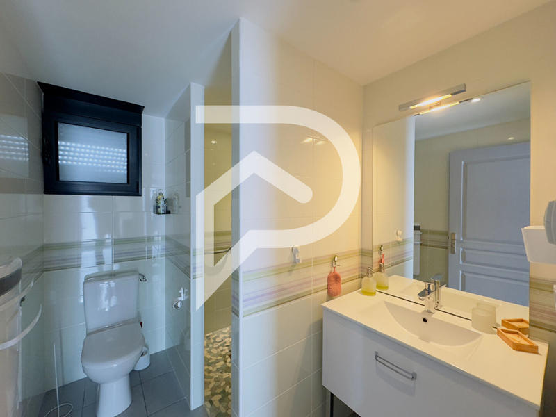 Maison - 184 m² - 6 pièces