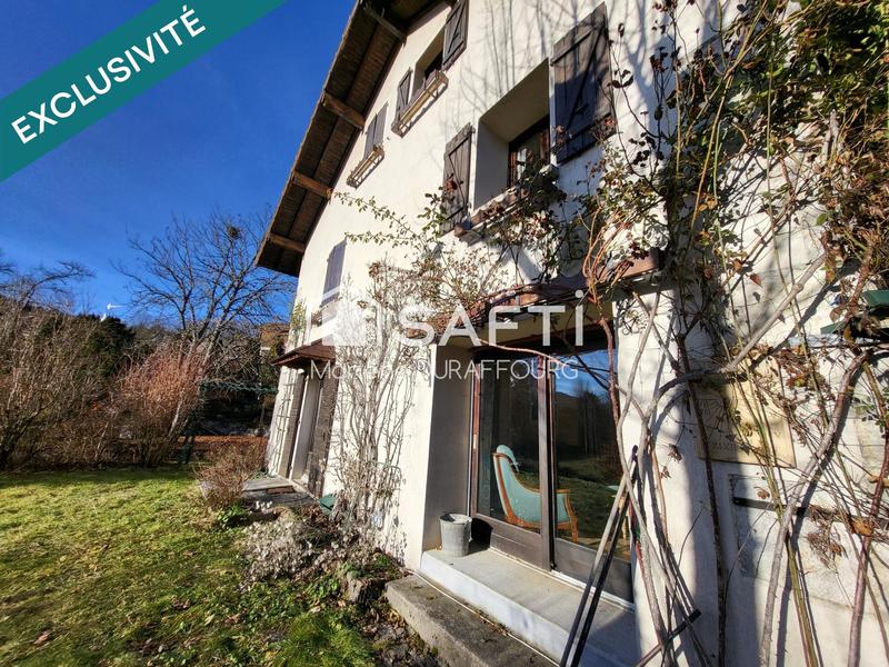 Maison - 275 m² - 10 pièces