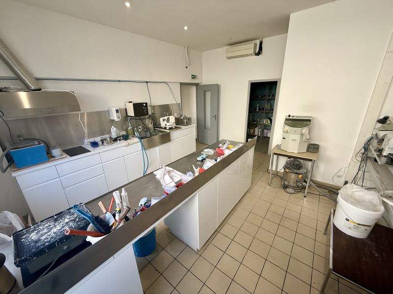 Local d'activités - 138 m²