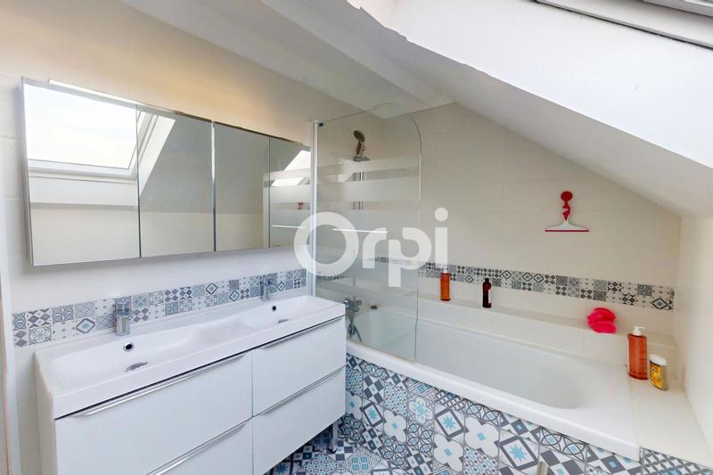 Maison - 200 m² - 6 pièces