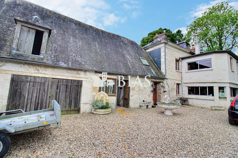 Maison ancienne - 226 m² - 8 pièces