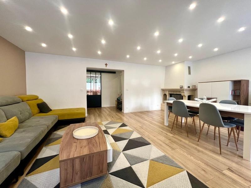 Appartement - 92 m² - 5 pièces