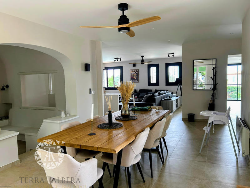 Villa - 235 m² - 8 pièces