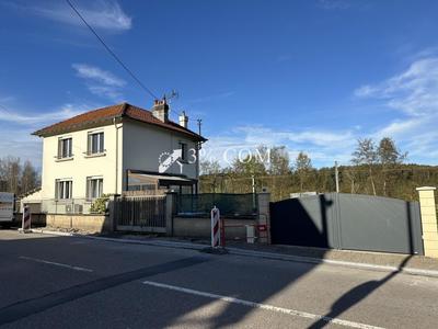 Maison - 80 m² - 4 pièces