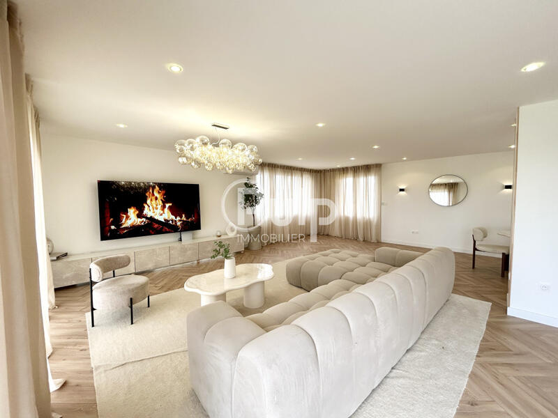 Maison - 194 m² - 6 pièces