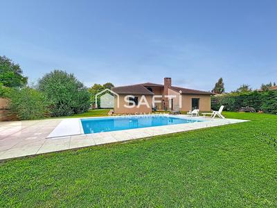 Maison - 216 m² - 6 pièces