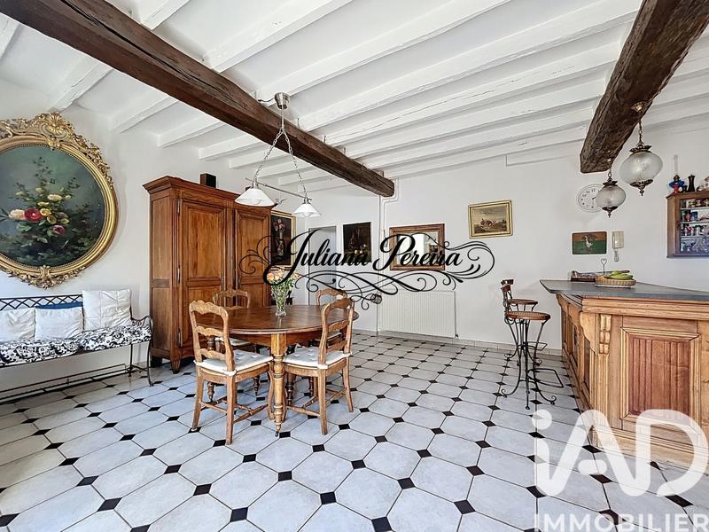 Maison - 205 m² - 9 pièces