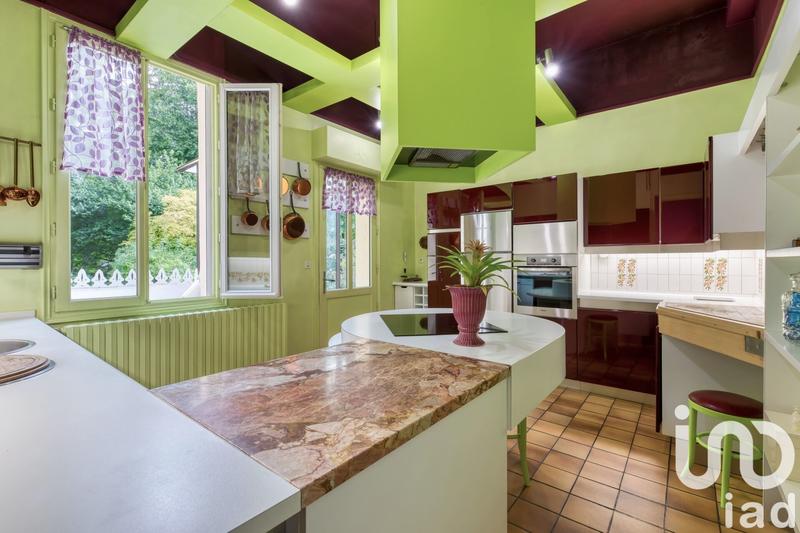 Maison - 315 m² - 12 pièces