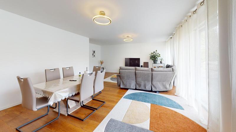 Maison - 310 m² - 8 pièces