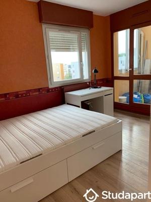 Chambre - 10 m² - 1 pièce