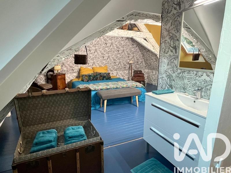 Maison - 220 m² - 7 pièces