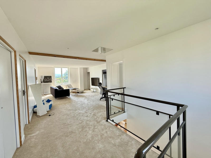 Maison - 245 m² - 8 pièces