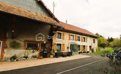 Maison - 281 m² - 5 pièces