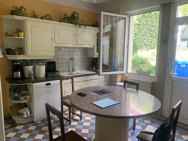 Maison - 185 m² - 10 pièces