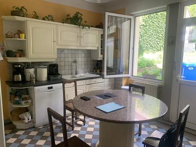 Maison - 185 m² - 10 pièces