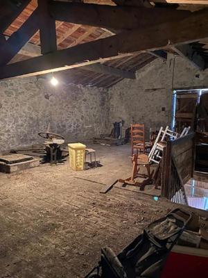 Grange - 200 m² - 4 pièces