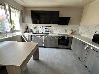 Maison - 101 m² - 4 pièces