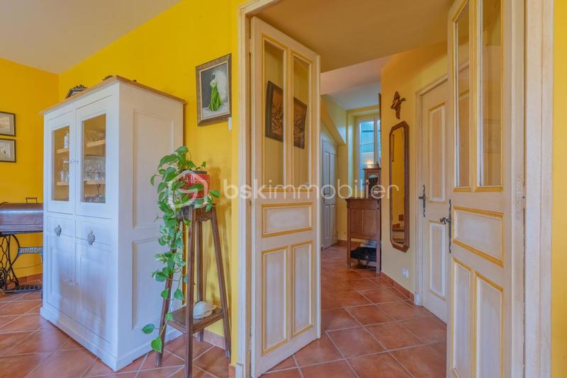 Demeure - 208 m² - 7 pièces