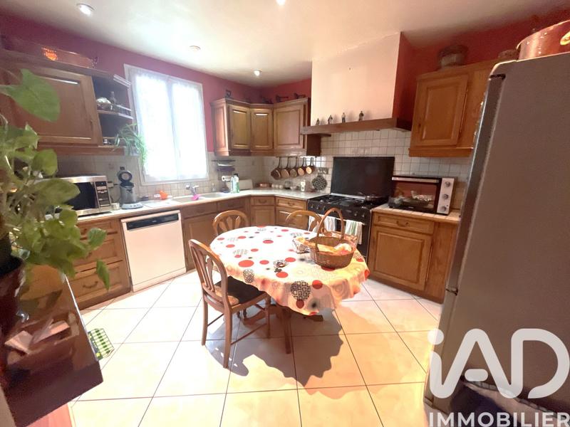 Maison - 222 m² - 10 pièces