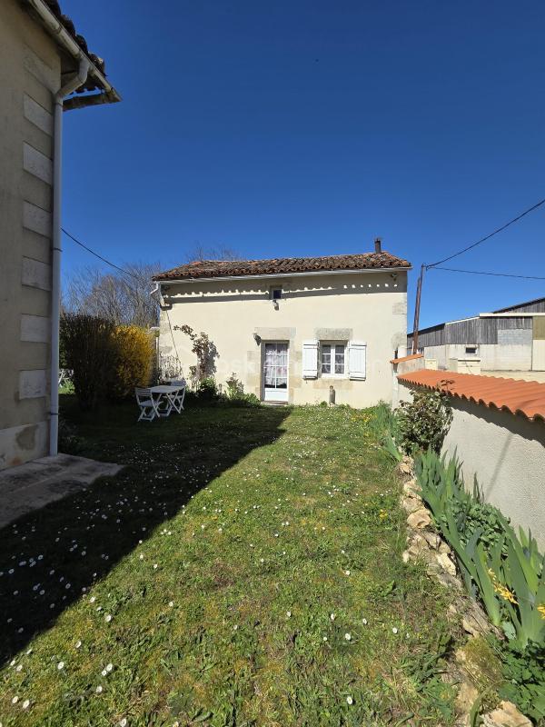 Propriété - 245 m² - 7 pièces