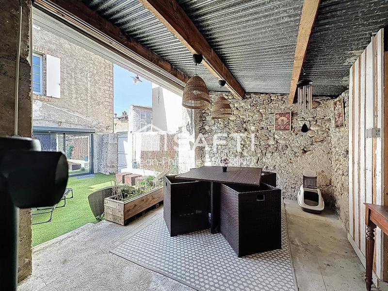 Maison - 104 m² - 4 pièces