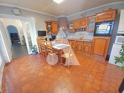 Maison - 94 m² - 6 pièces