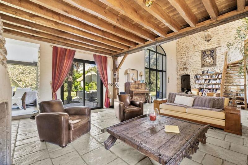 Maison - 450 m² - 13 pièces