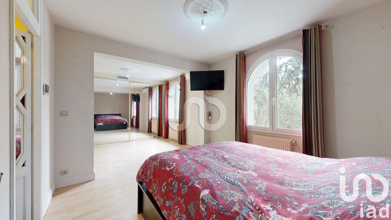 Maison - 280 m² - 8 pièces