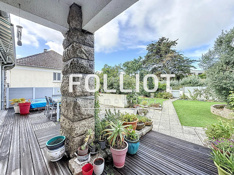 Maison - 180 m² - 8 pièces