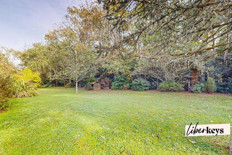 Maison - 330 m² - 12 pièces