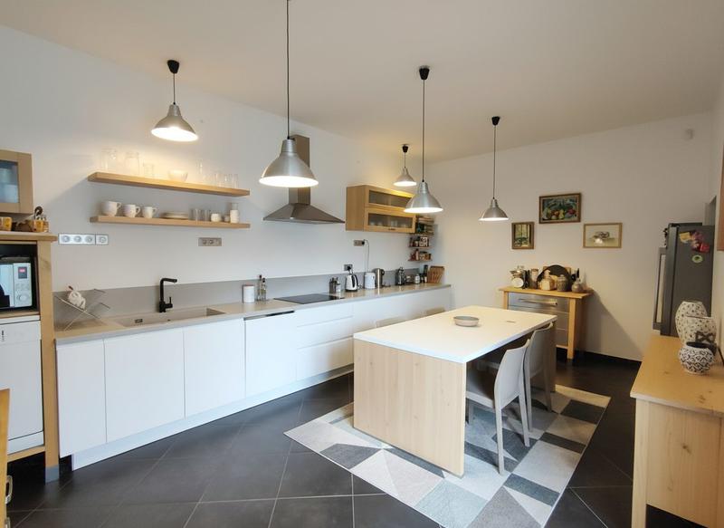 Maison traditionnelle - 187 m² - 6 pièces