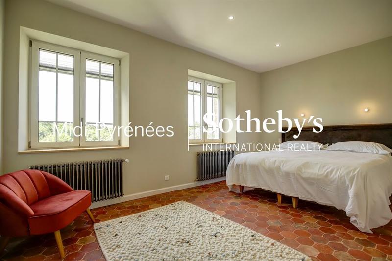 Maison - 625 m² - 17 pièces