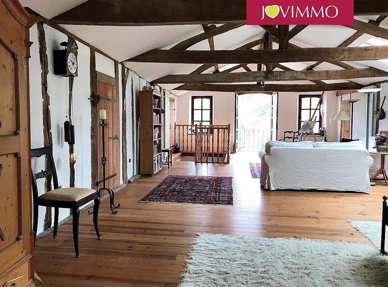 Maison - 317 m² - 8 pièces