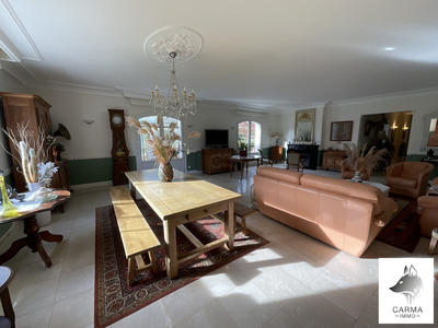 Maison ancienne - 385 m² - 8 pièces