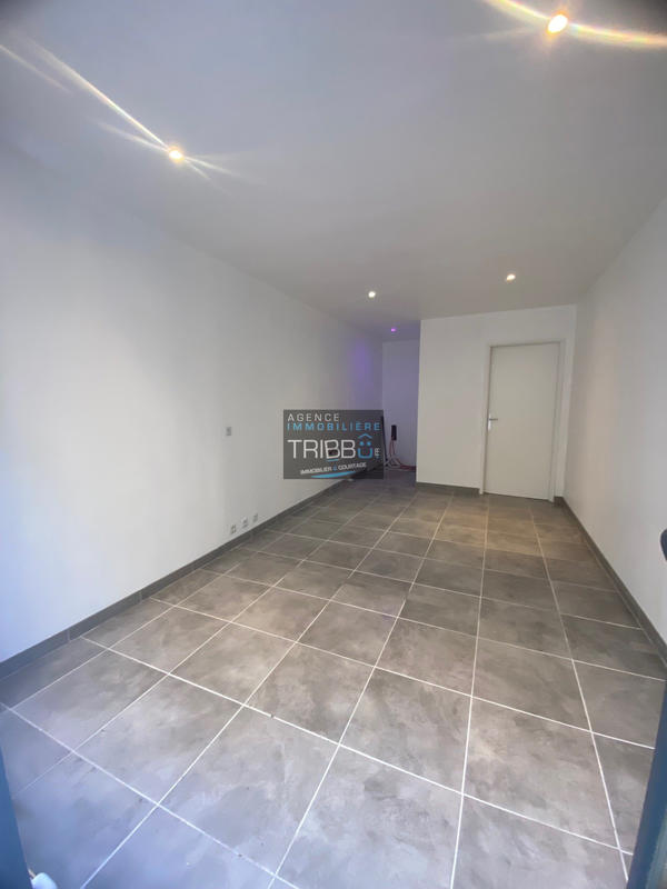 Local commercial - 18 m²