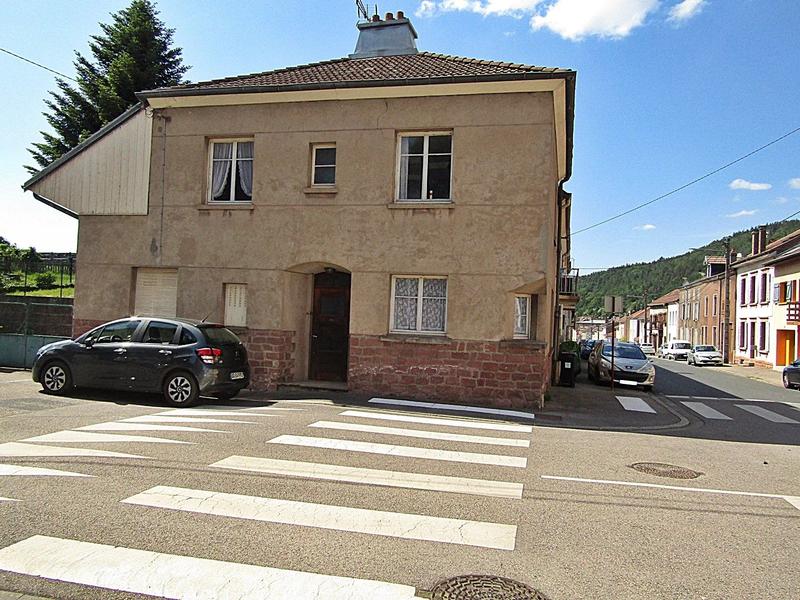 Maison - 92 m² - 5 pièces