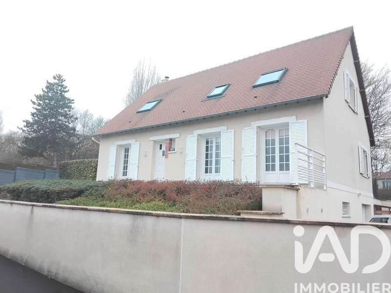 Maison - 140 m² - 8 pièces