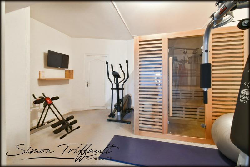 Maison de village - 279 m² - 10 pièces