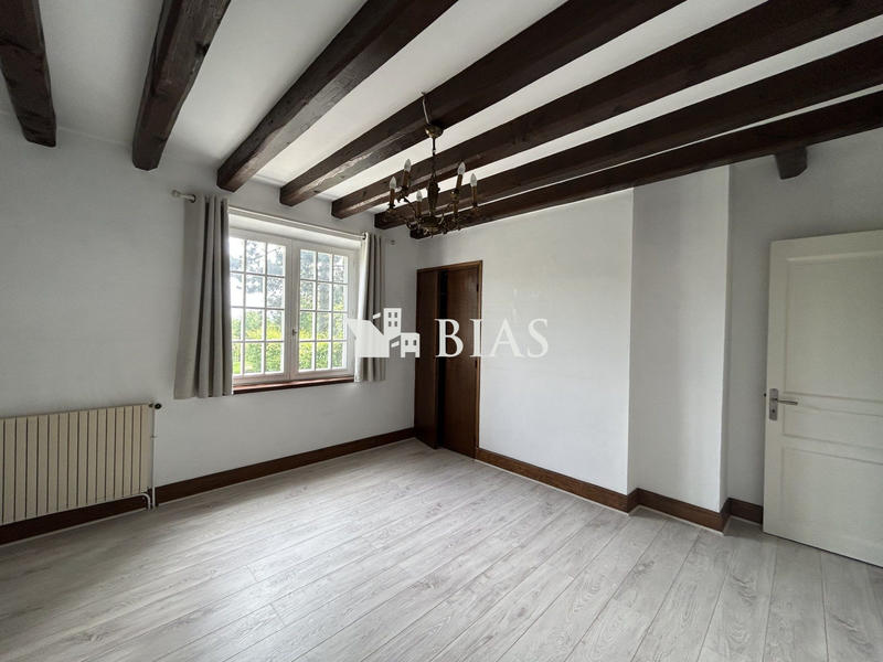 Maison traditionnelle - 194 m² - 7 pièces