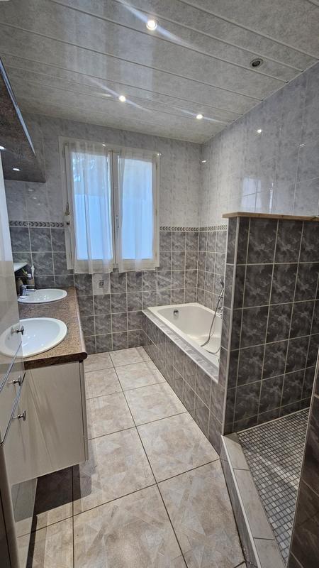 Maison - 193 m² - 5 pièces