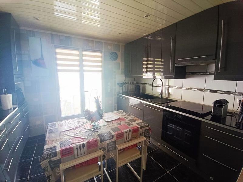 Maison - 98 m² - 7 pièces