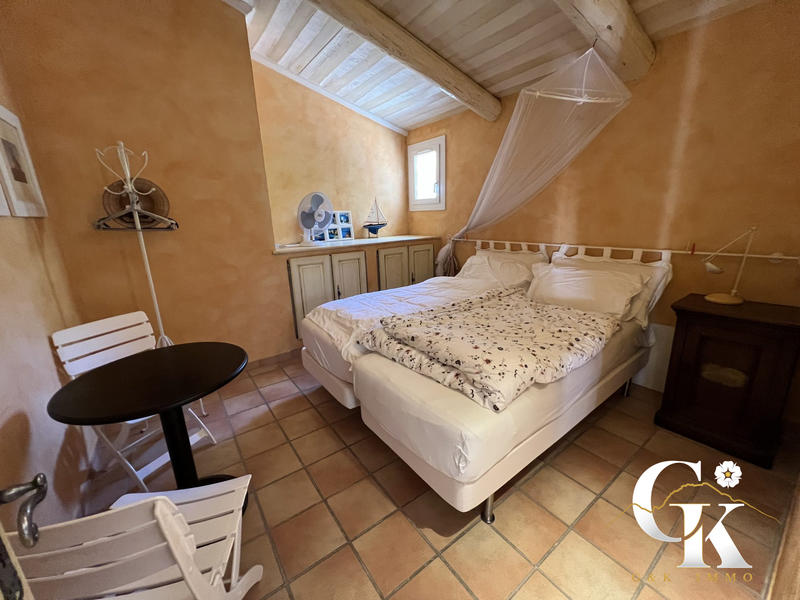 Maison - 250 m² - 7 pièces