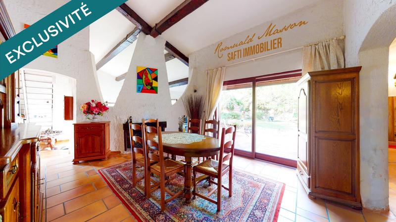 Maison - 210 m² - 7 pièces